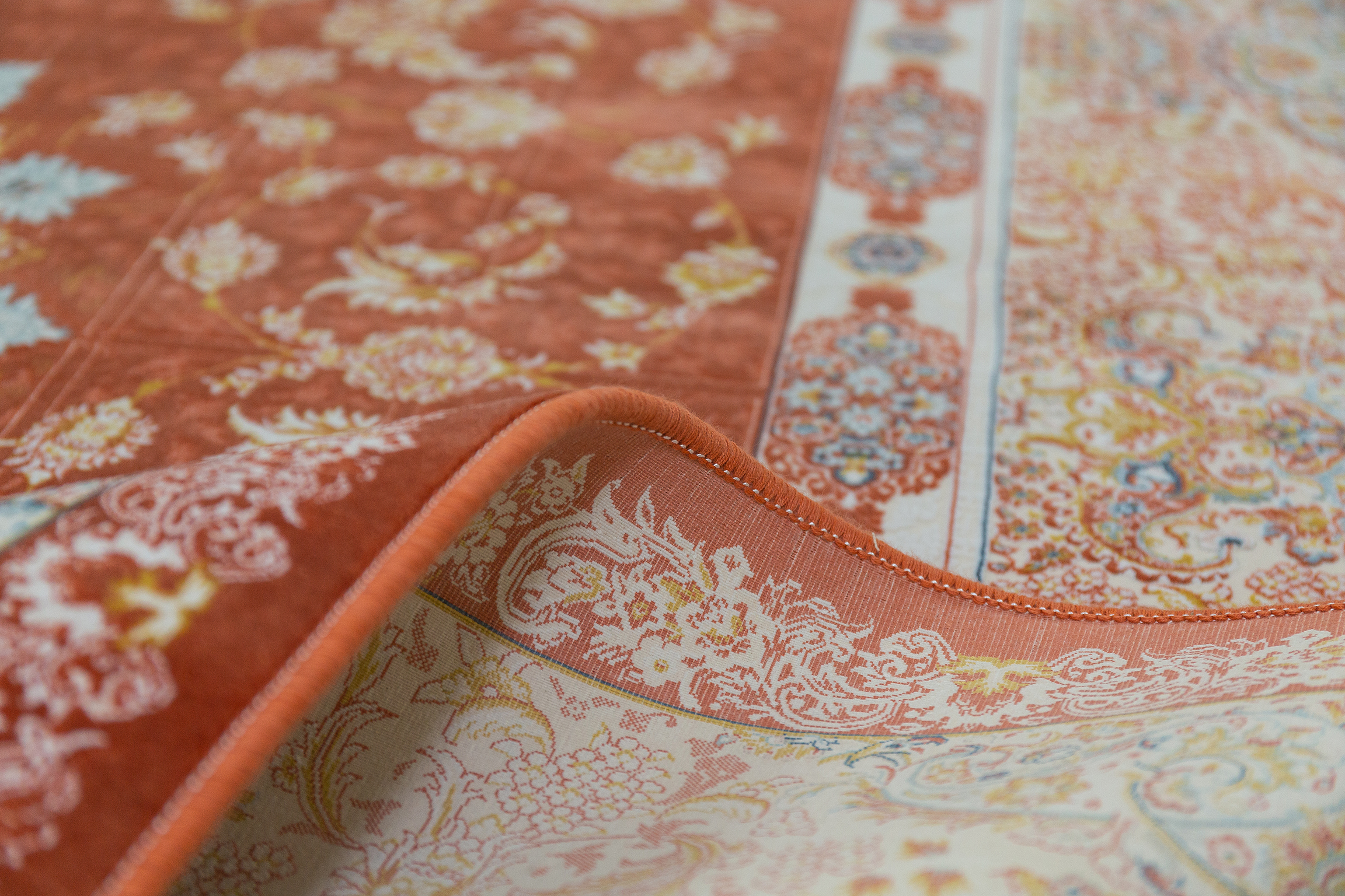 Thảm Nhập Khẩu Iran Pichak Red 1200
