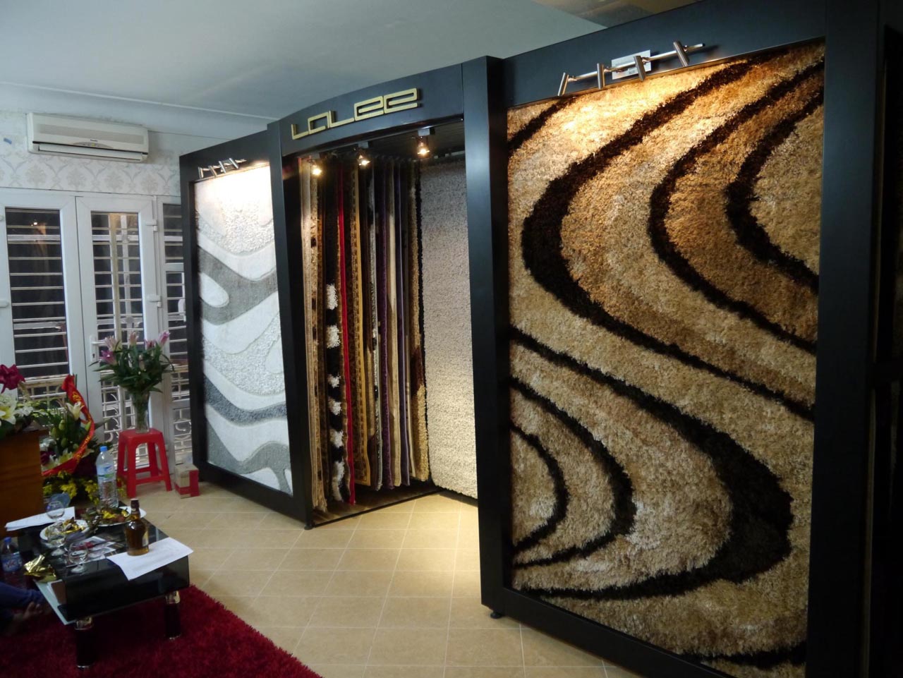 Showroom Âu Á